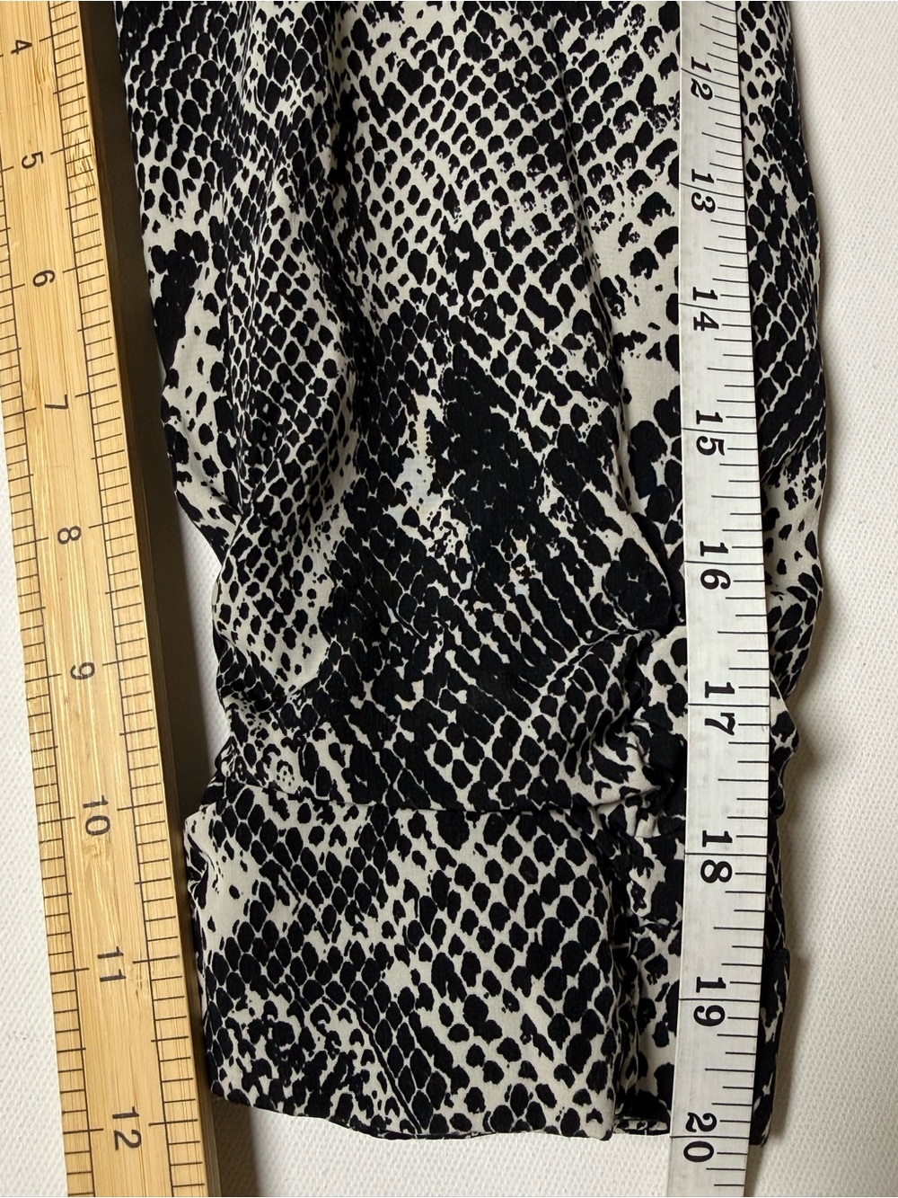 Express Snakeskin Print Blazer | Black & White | Ruched Sleeve | Size 4 - Picture 9 of 9
